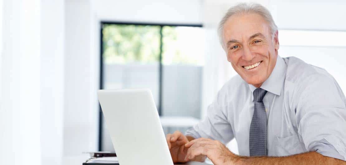 Preview image: Specialist author on laptop